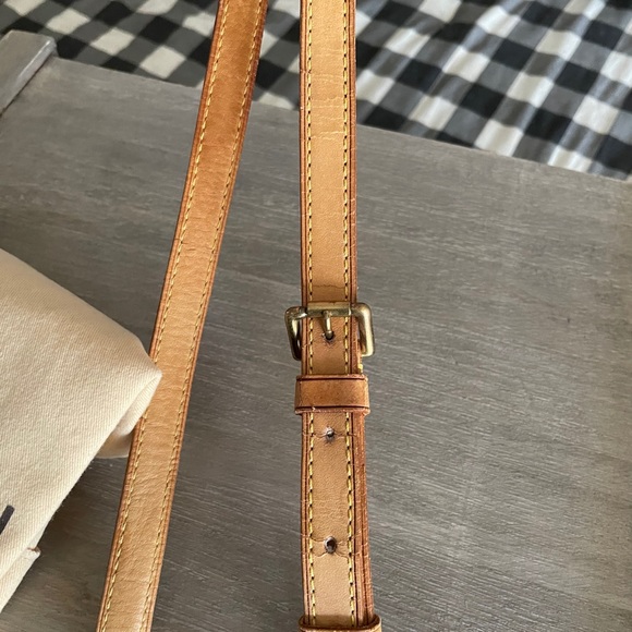 Louis Vuitton Viva Cite PM - Picture 4 of 11